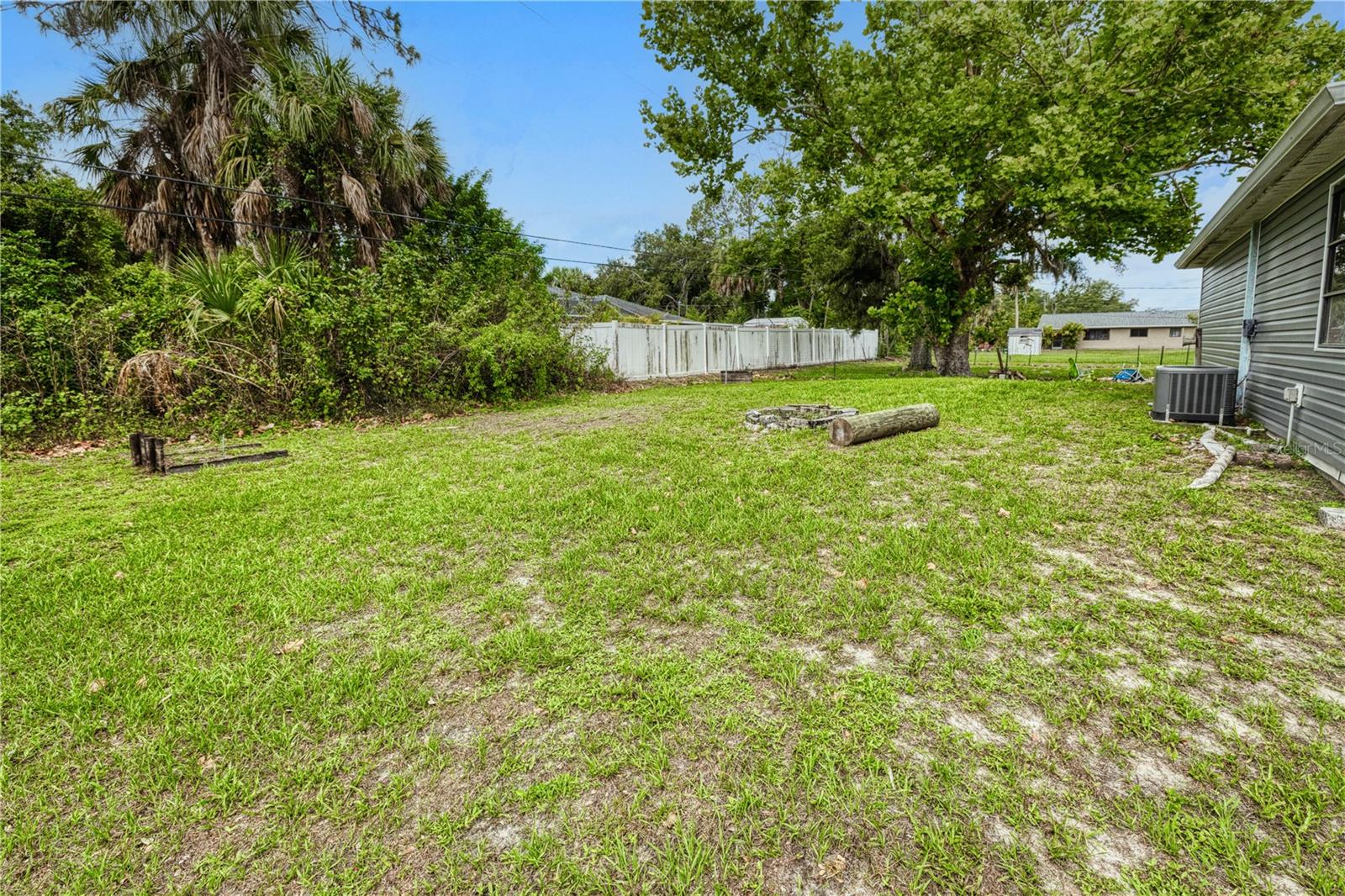 Listing photo id 27 for 4321 Pepper Lane