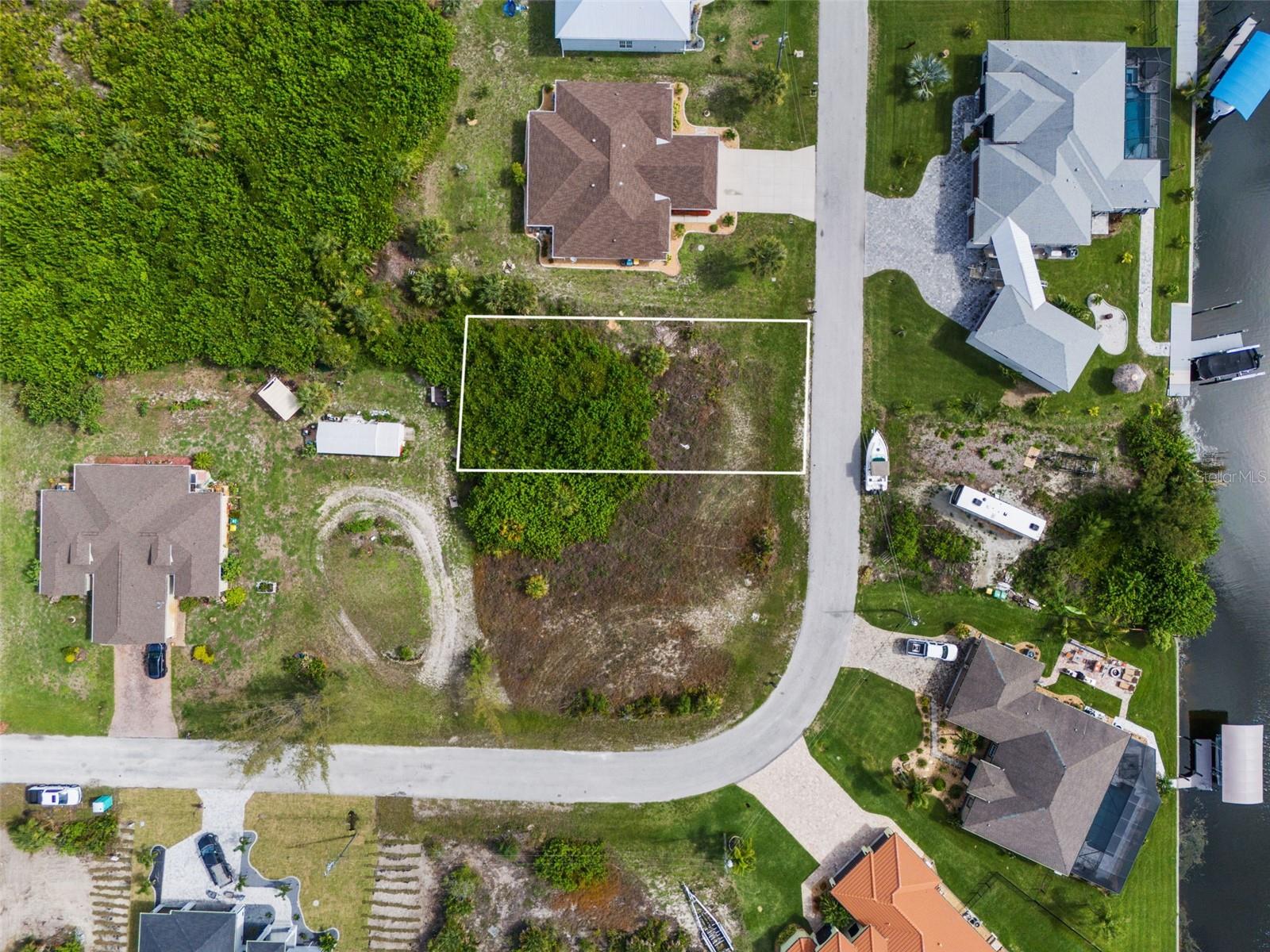 Image 3 of 15 For 10413 Atenia Street