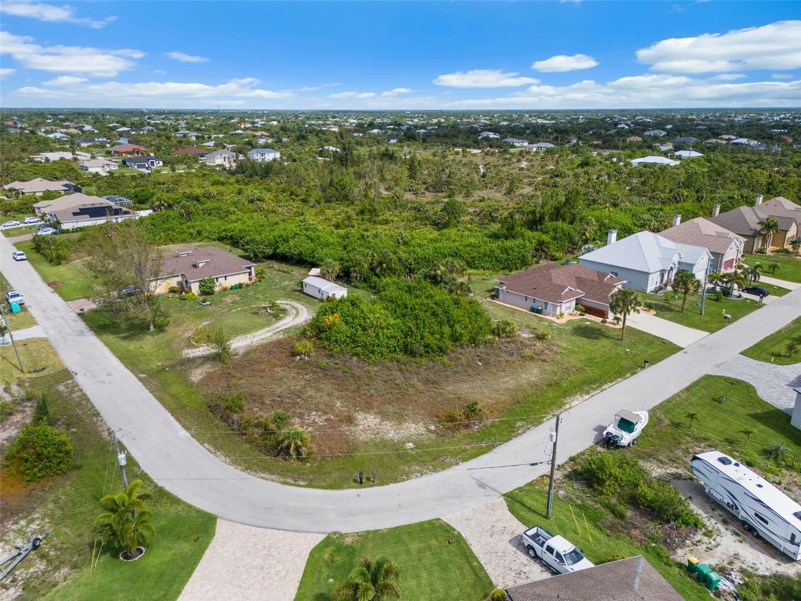 Image 4 of 15 For 10413 Atenia Street