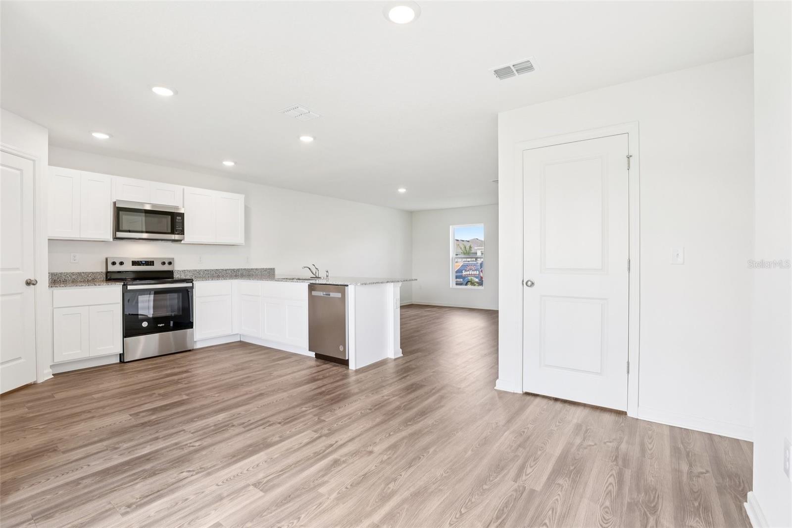 Image 10 of 41 For 1813 Grassmere Street