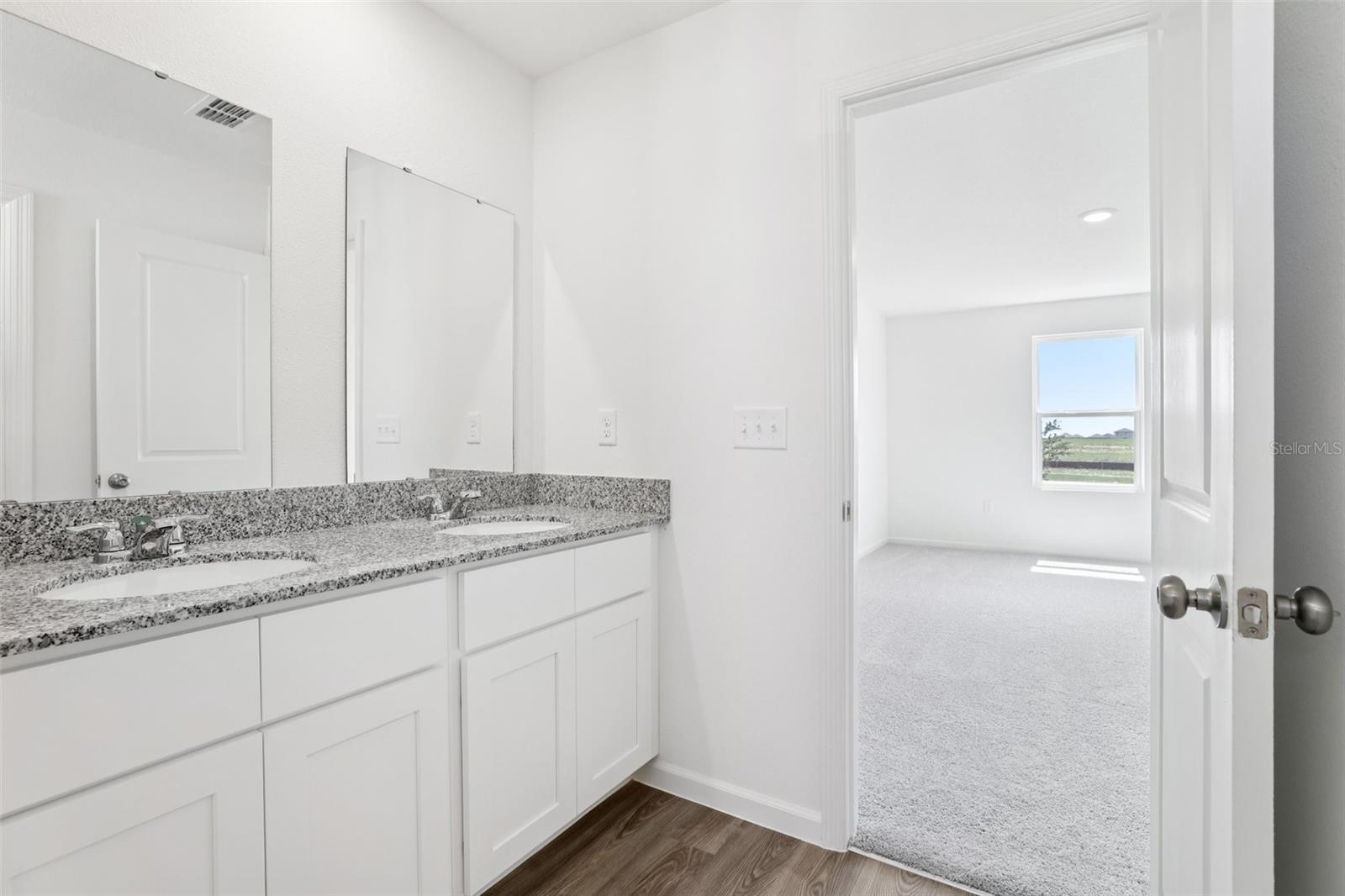 Image 33 of 41 For 1813 Grassmere Street