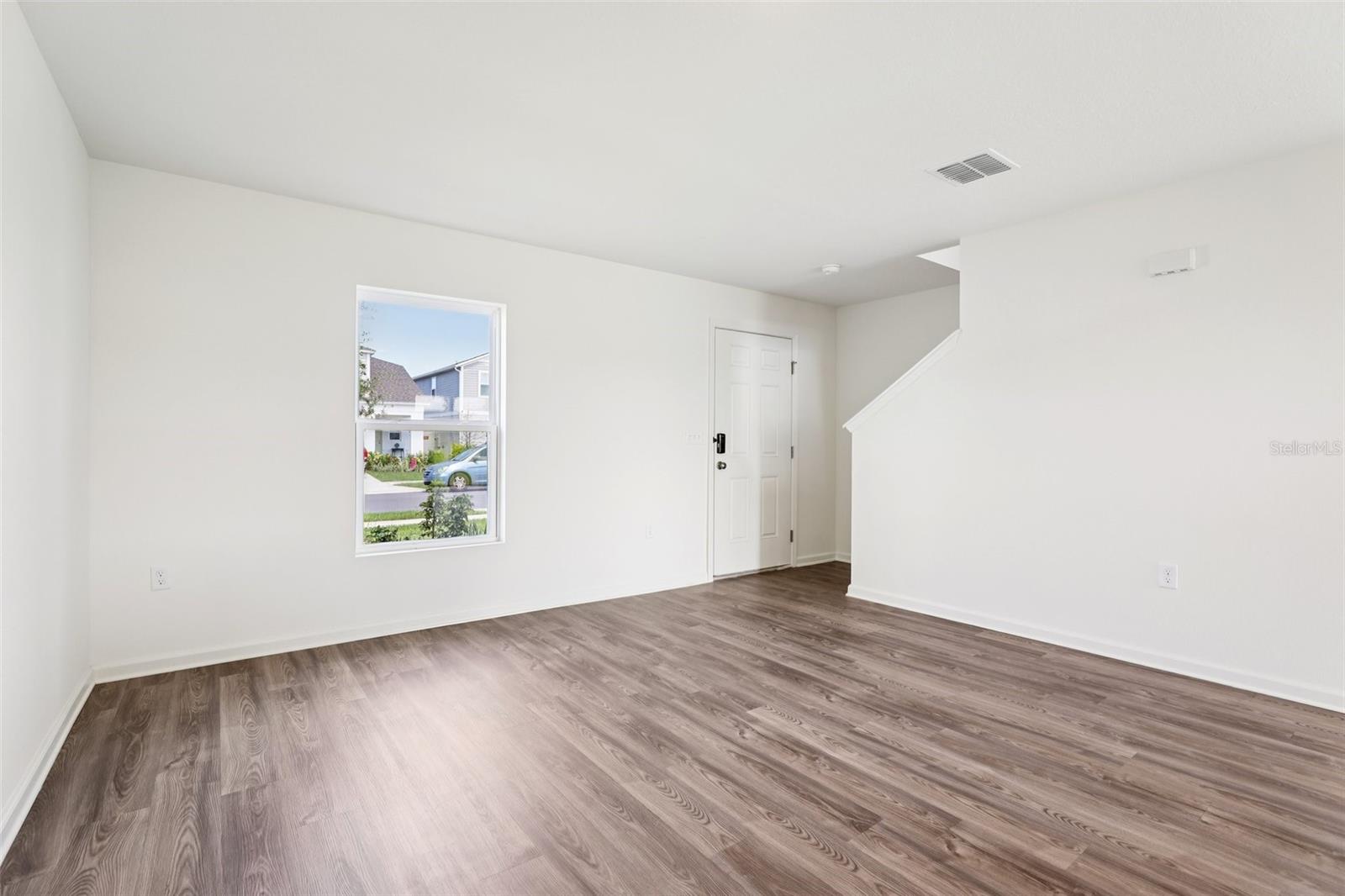 Image 9 of 41 For 1813 Grassmere Street