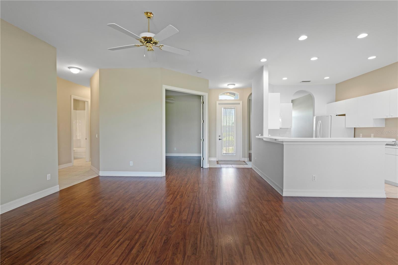 Image 10 of 59 For 1519 Atares Drive 112