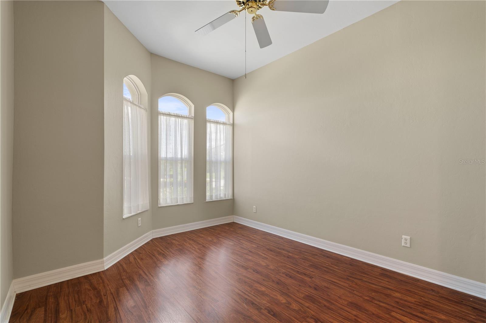 Image 20 of 59 For 1519 Atares Drive 112