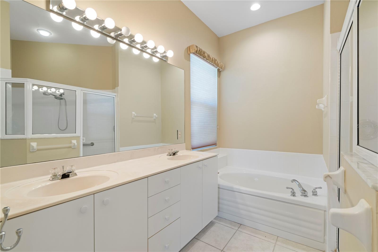 Image 36 of 59 For 1519 Atares Drive 112