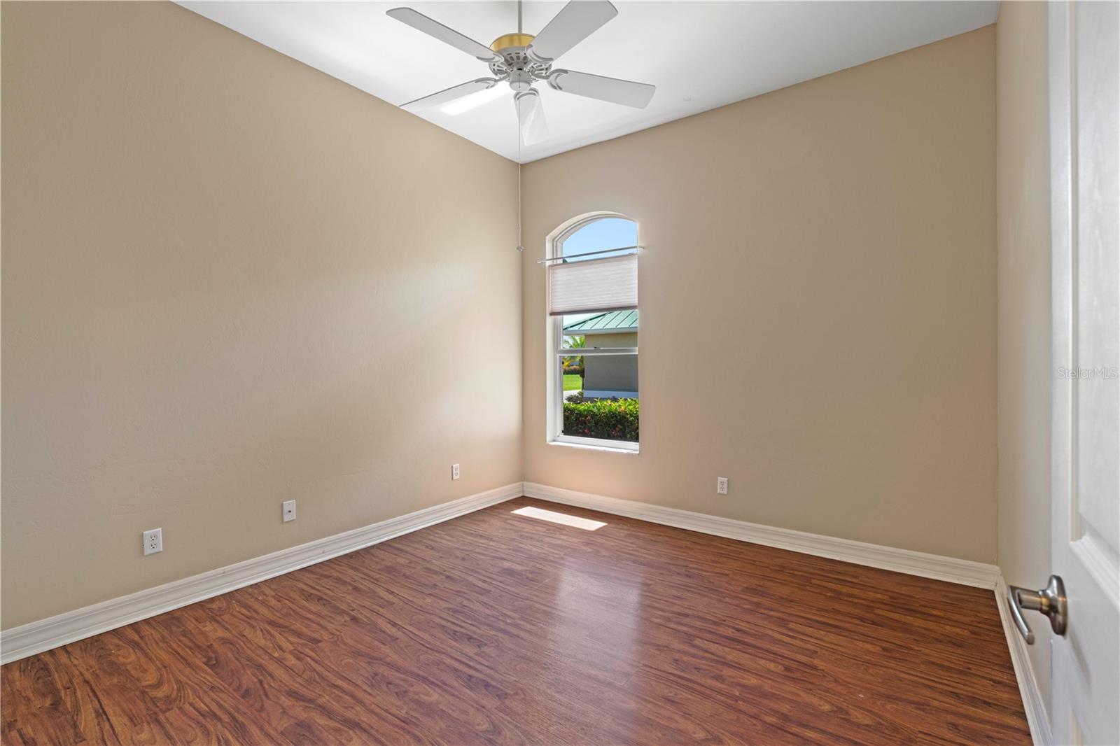 Image 42 of 59 For 1519 Atares Drive 112