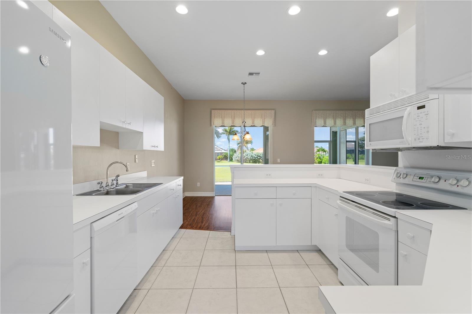Image 7 of 59 For 1519 Atares Drive 112