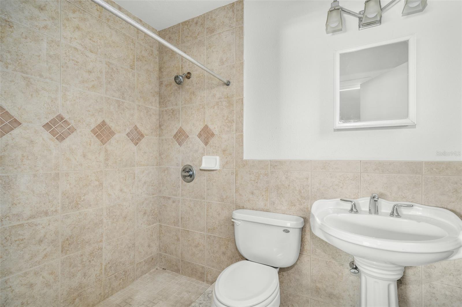 Image 12 of 30 For 1103 Peninsular Drive