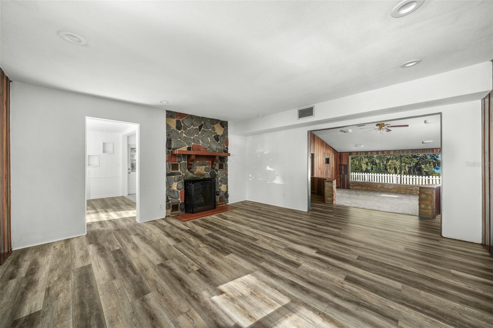 Image 5 of 30 For 1103 Peninsular Drive