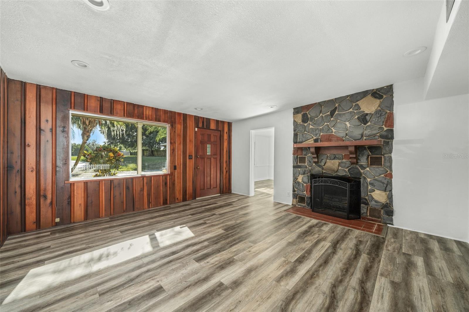 Image 6 of 30 For 1103 Peninsular Drive