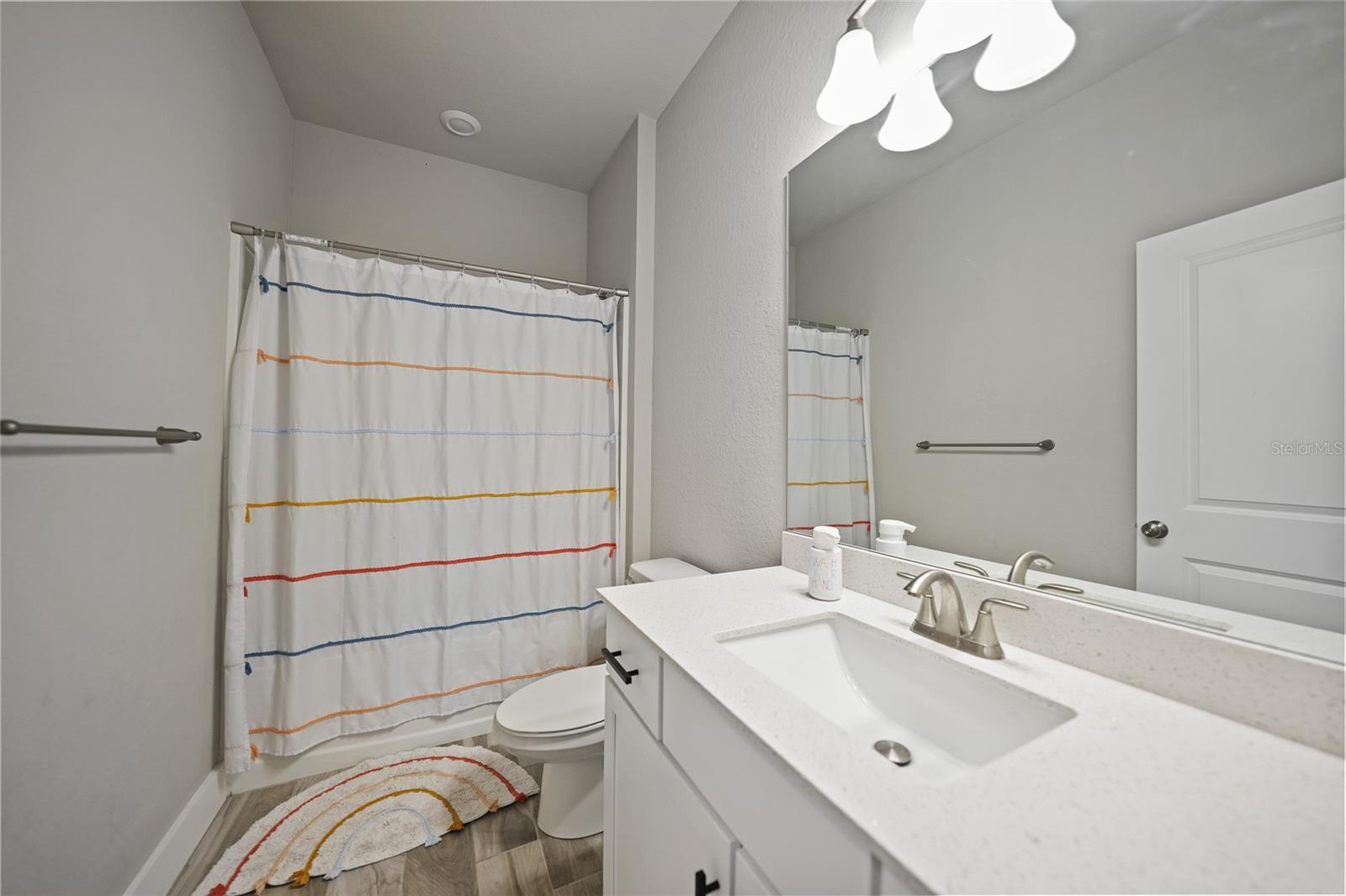 Image 16 of 26 For 725 Essex Avenue