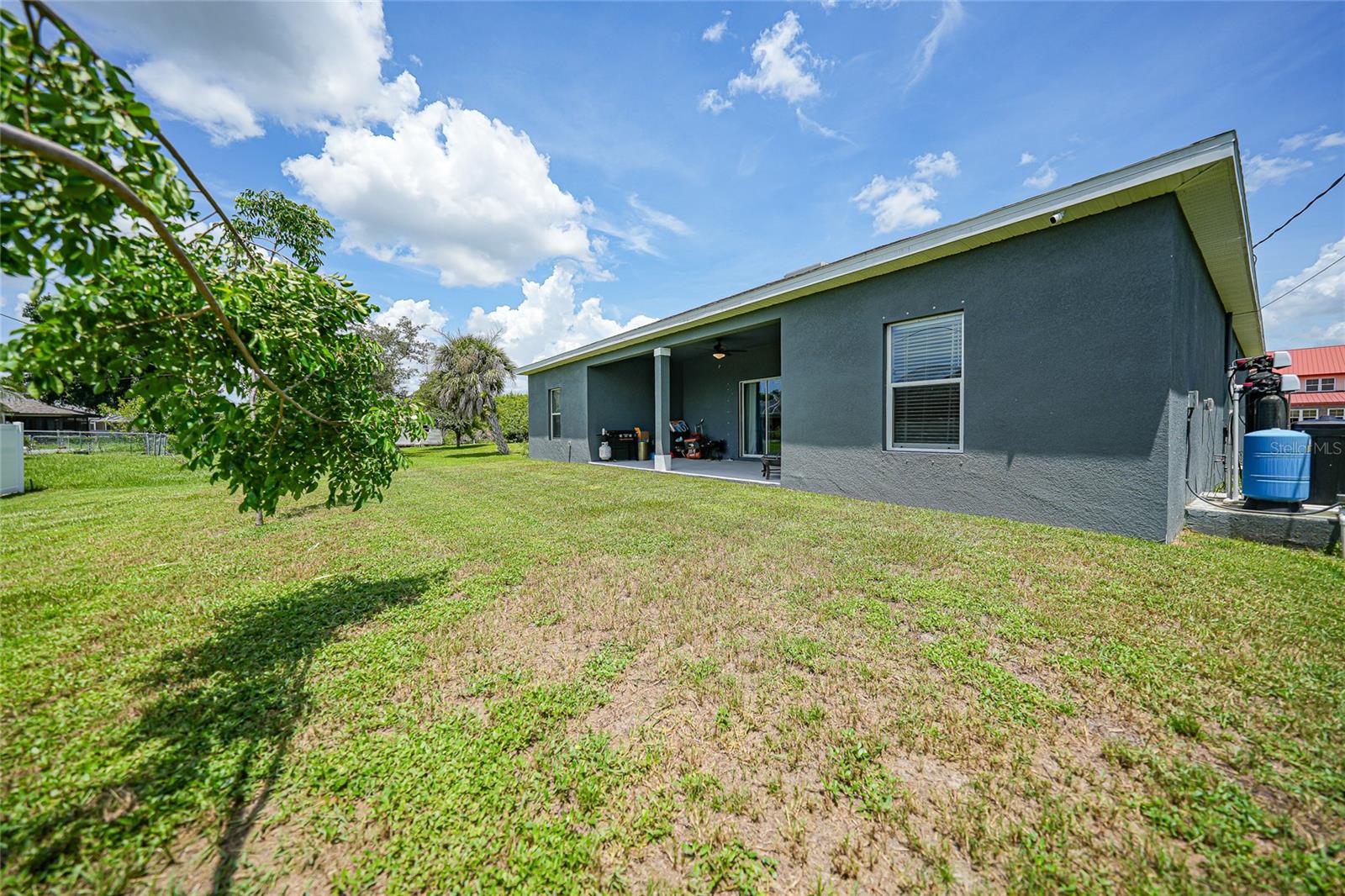 Image 21 of 26 For 725 Essex Avenue