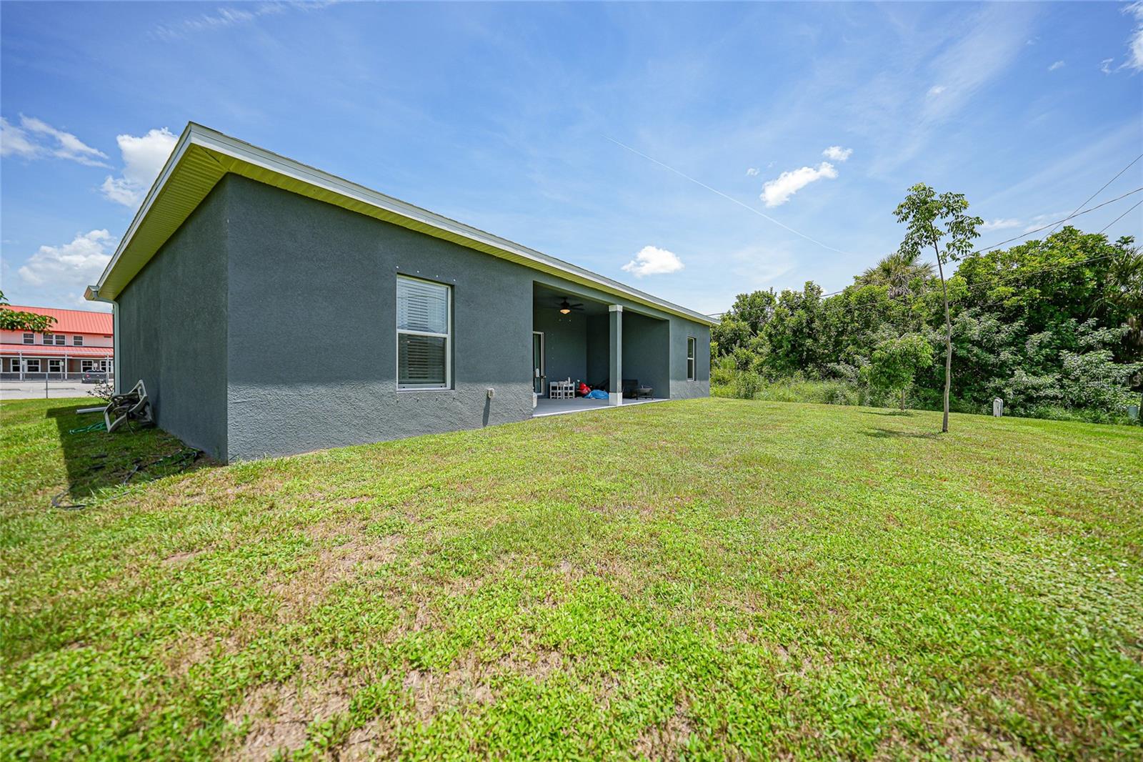 Image 23 of 26 For 725 Essex Avenue