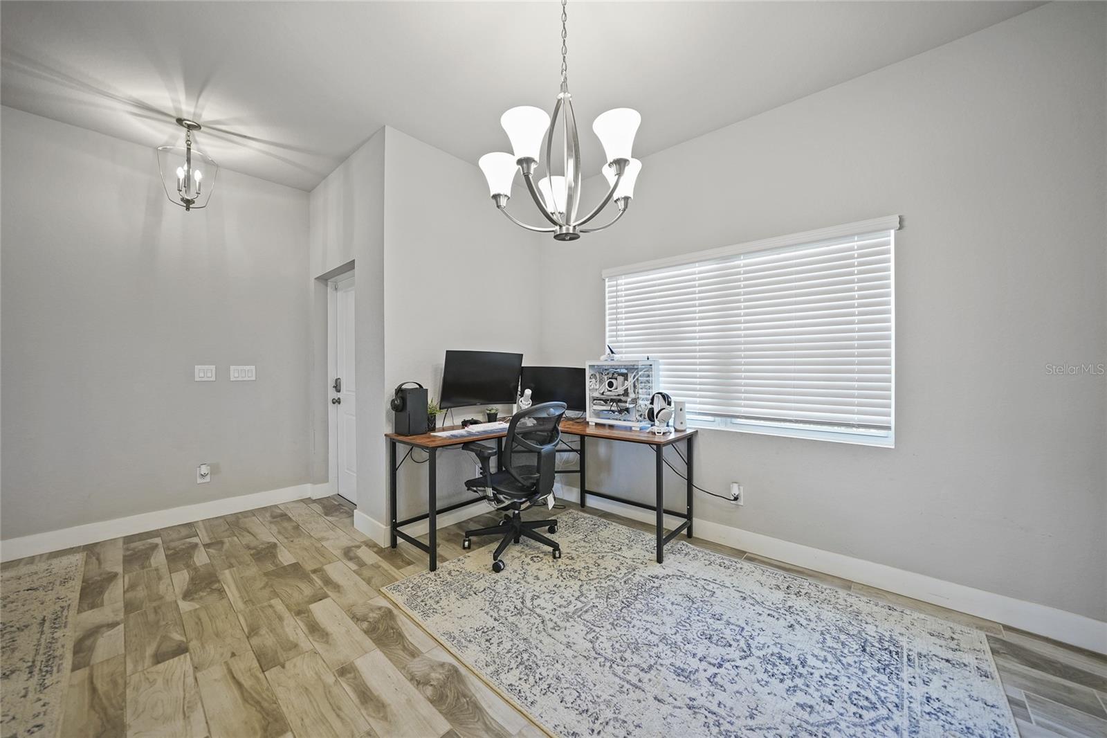 Image 5 of 26 For 725 Essex Avenue