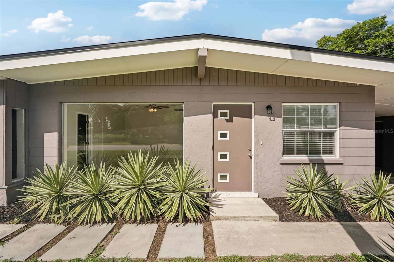Details for 1642 Banyan Drive, VENICE, FL 34293