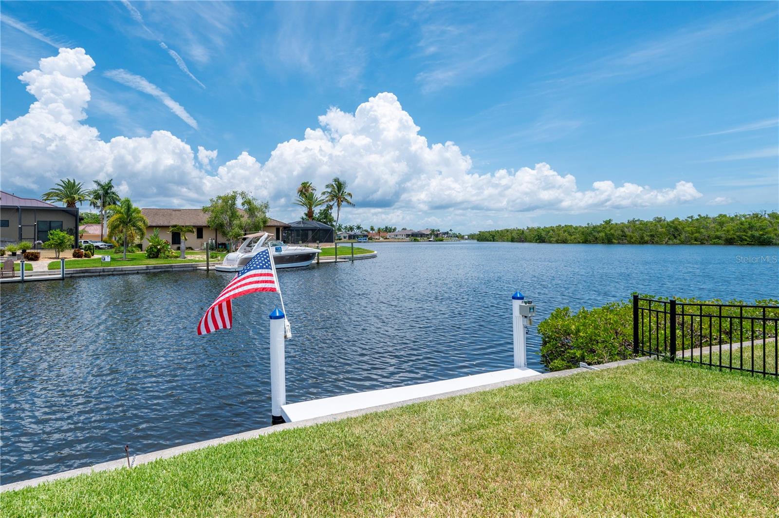 Image 8 of 81 For 1425 Pine Island Court