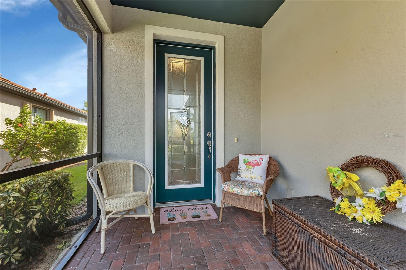 Listing photo id 3 for 2576 Daisy Drive