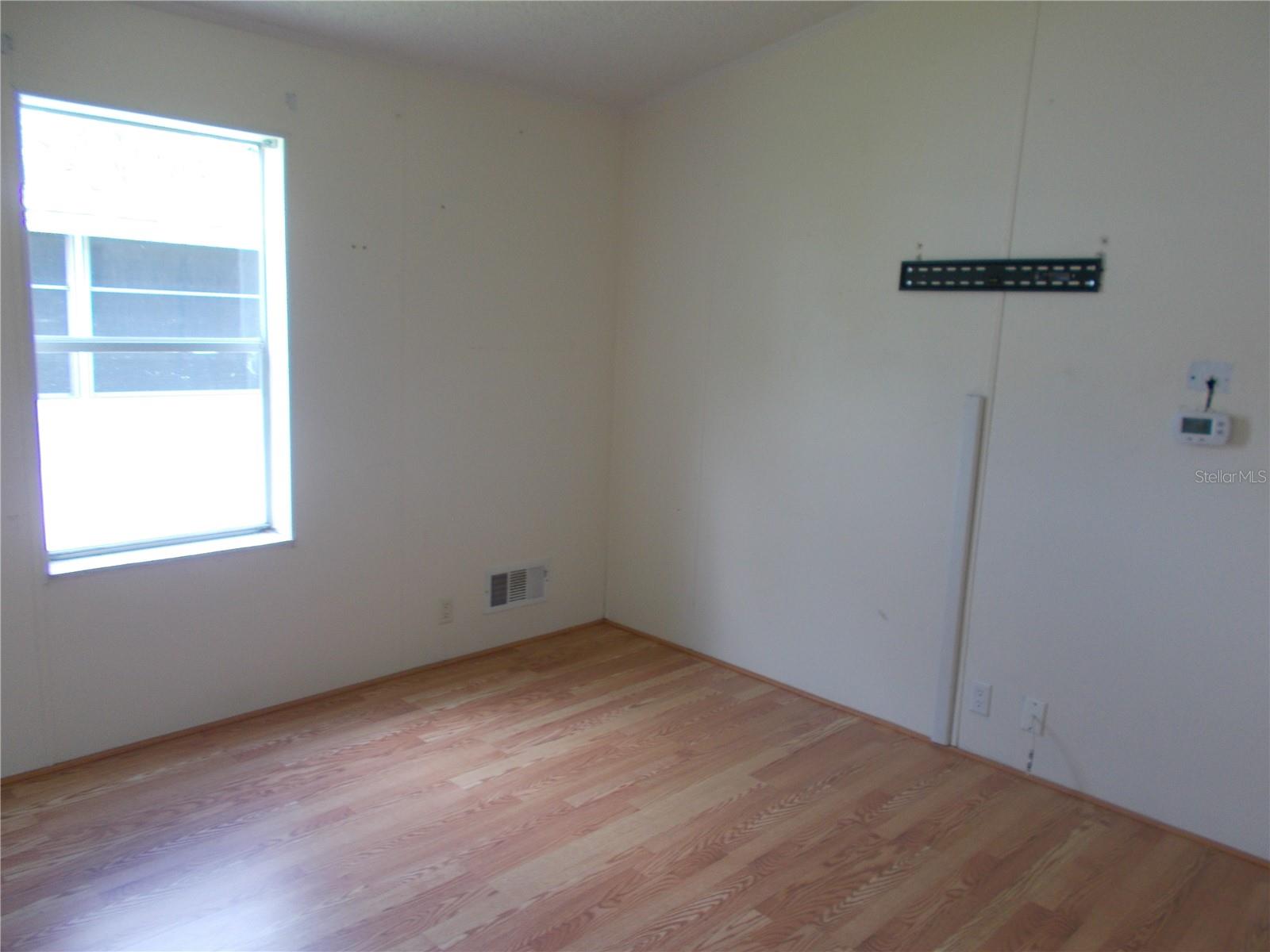 Image 6 of 52 For 5787 Holiday Park Boulevard