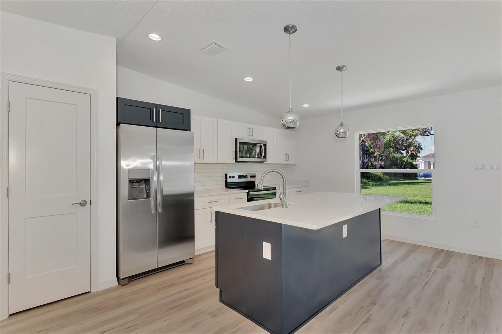 Image 13 of 41 For 4582 Enid Lane