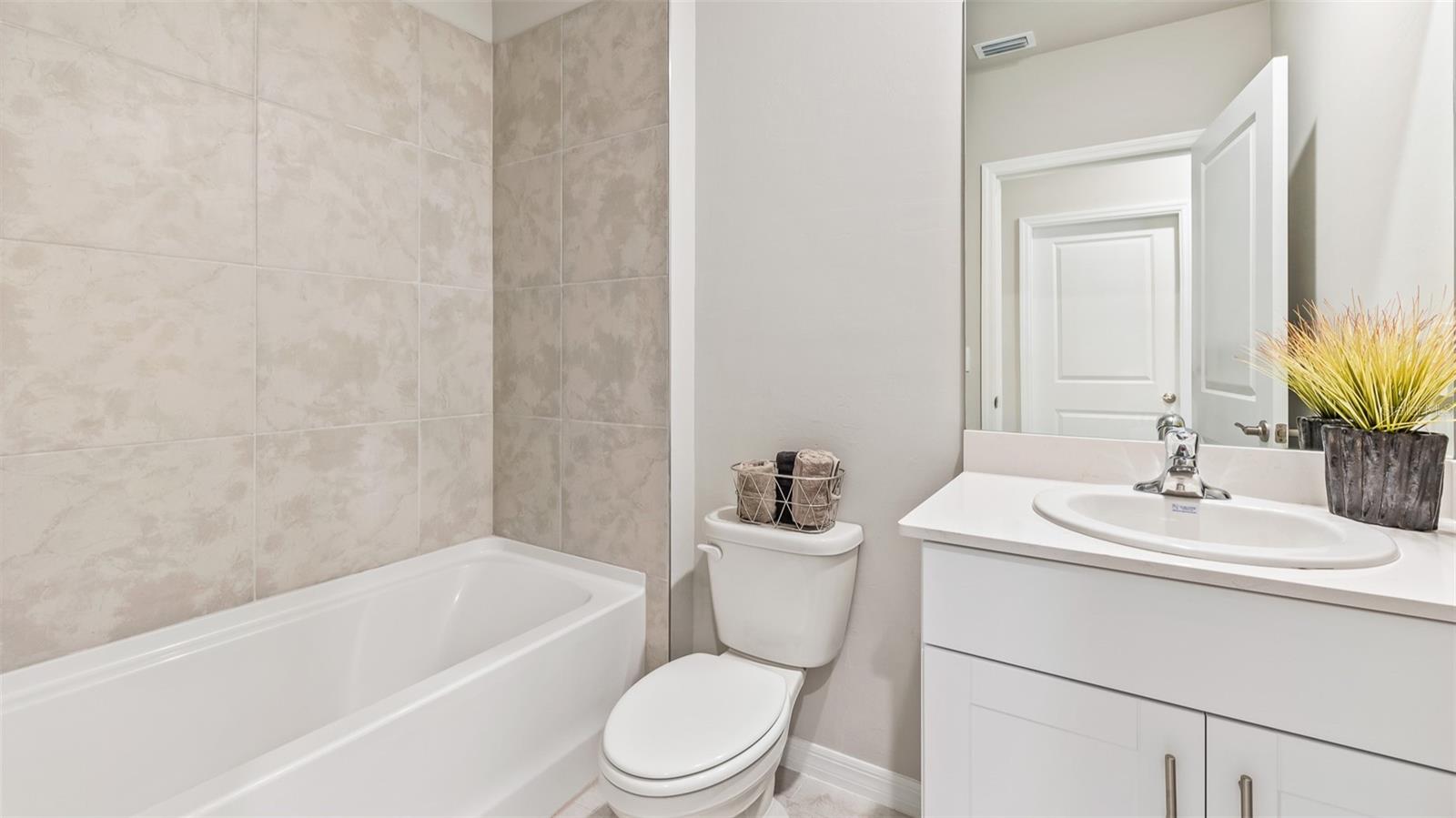 Image 15 of 41 For 16429 Bridle Ridge Street
