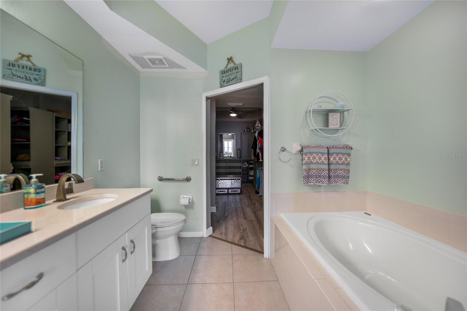 Image 20 of 91 For 3332 Grand Vista Court 101