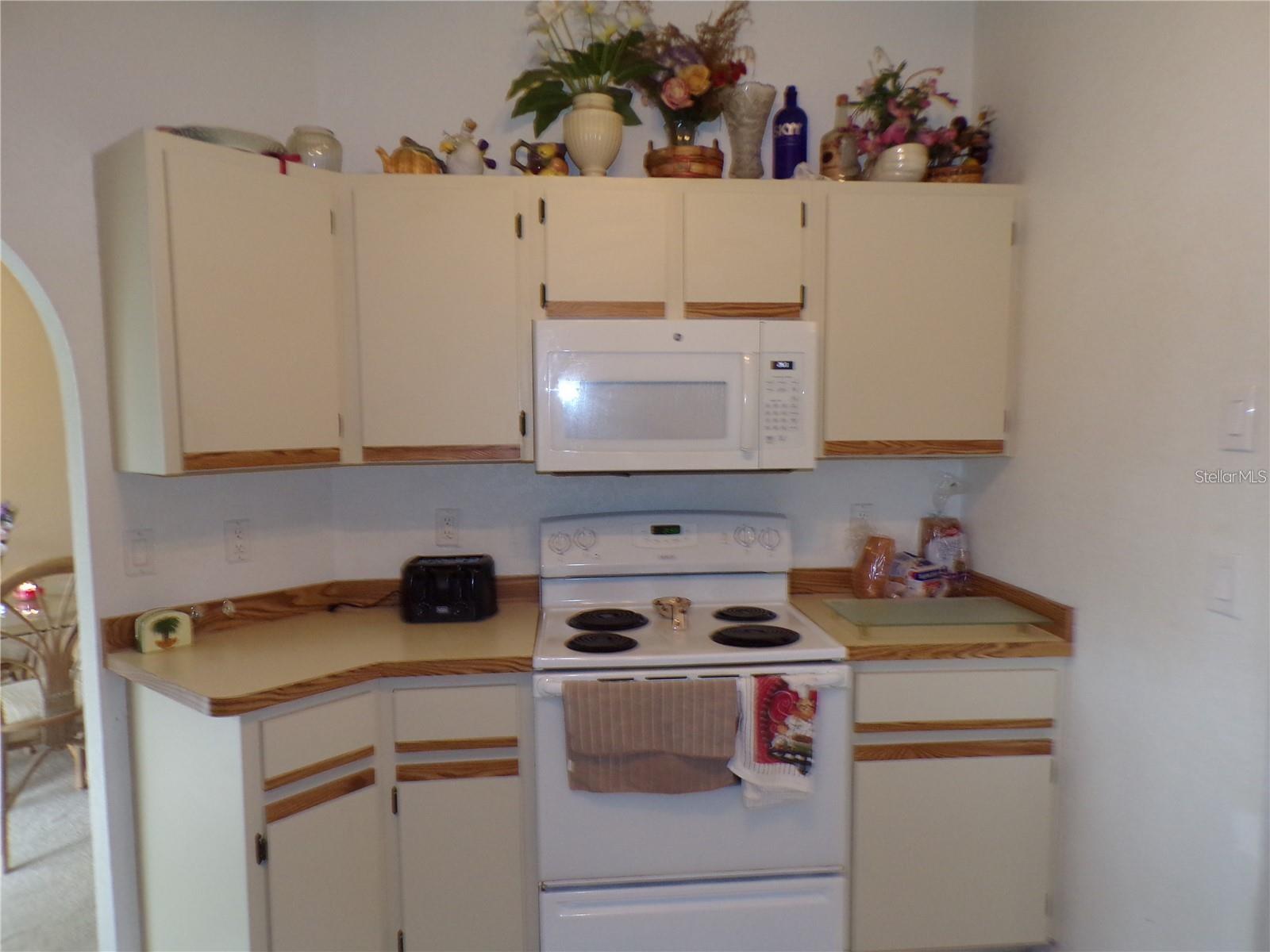 Image 2 of 21 For 1011 Tropical Avenue Nw