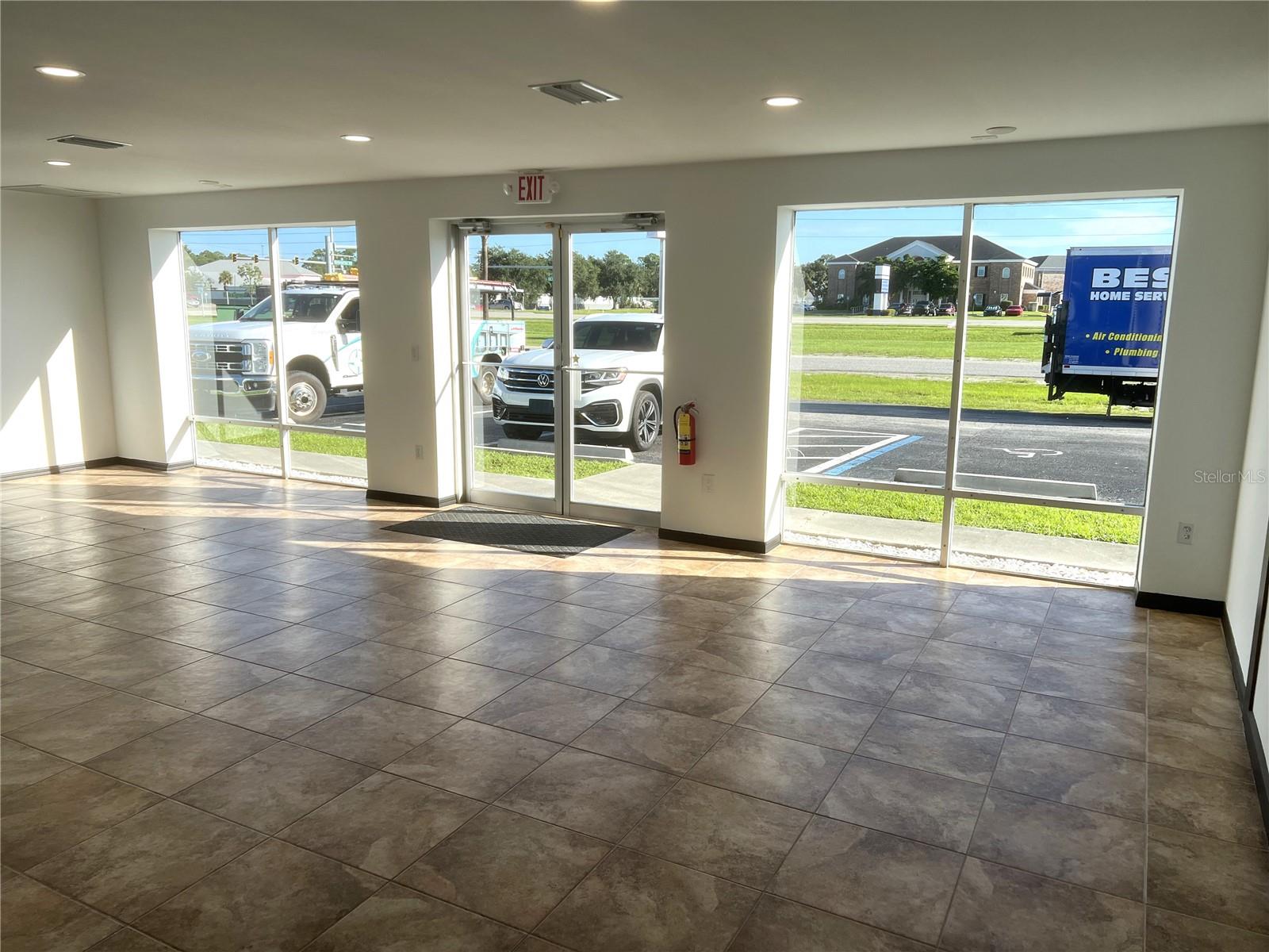 Image 6 of 12 For 1129 Tamiami Trail
