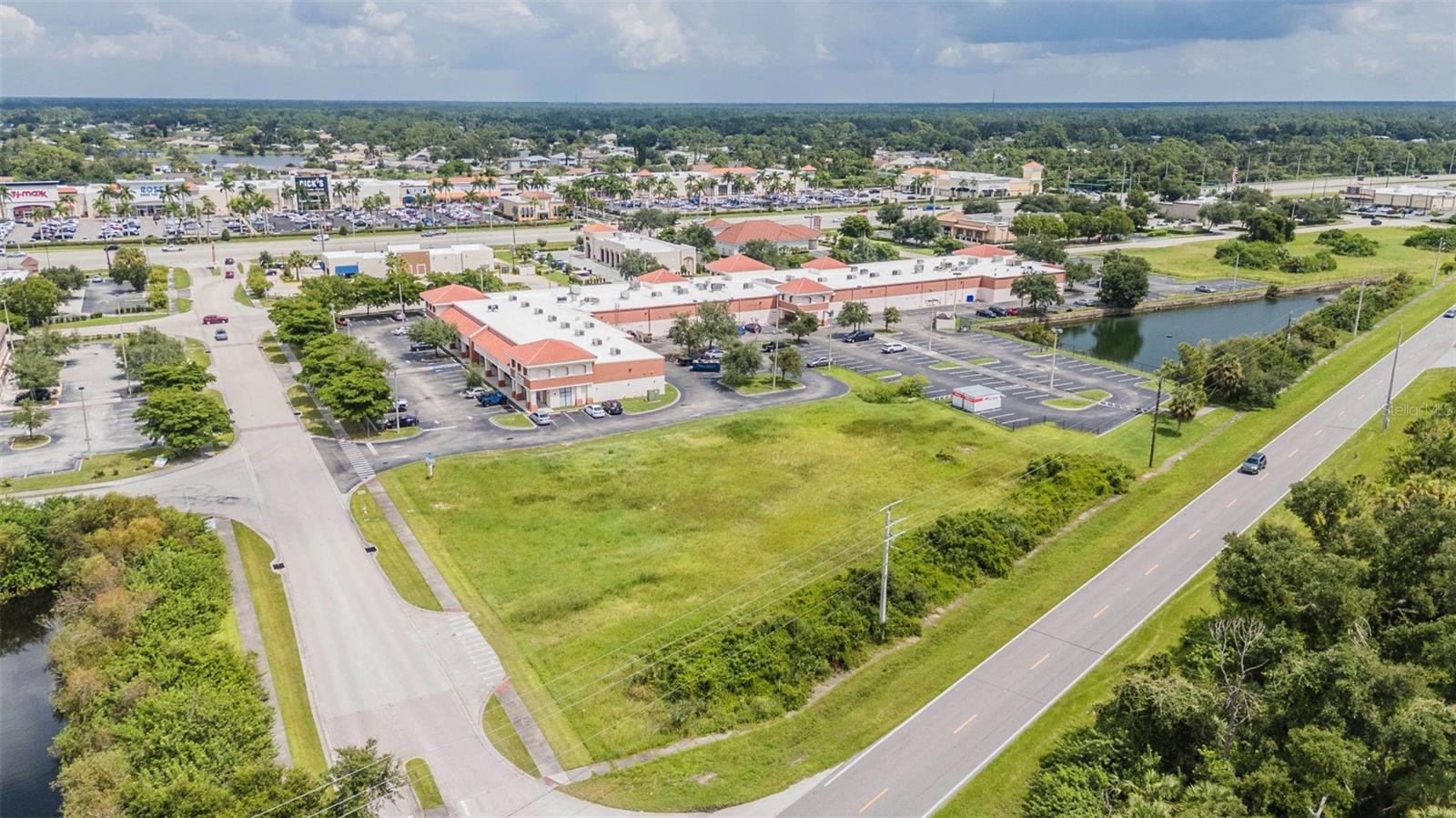 Image 14 of 24 For 7060 Sumter Crossing Drive