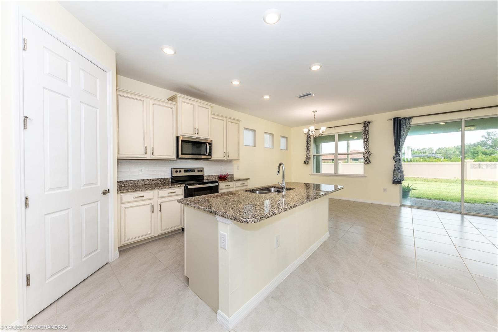 Image 8 of 44 For 24232 Riverfront Drive