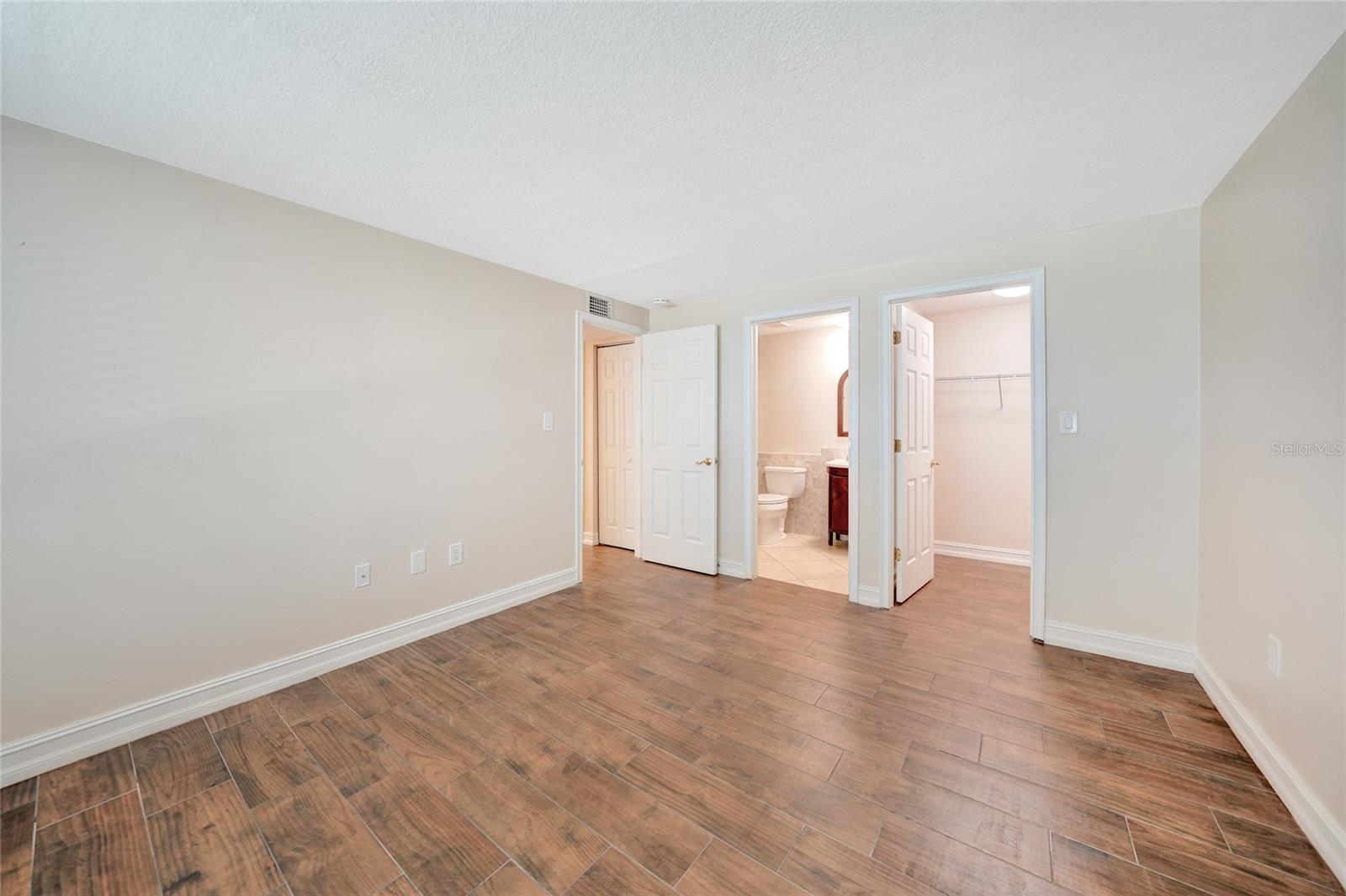 Image 11 of 23 For 22291 Westchester Boulevard 204