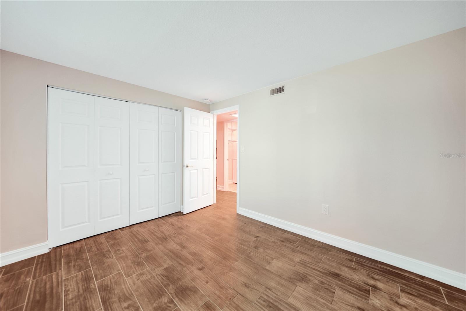 Image 17 of 23 For 22291 Westchester Boulevard 204