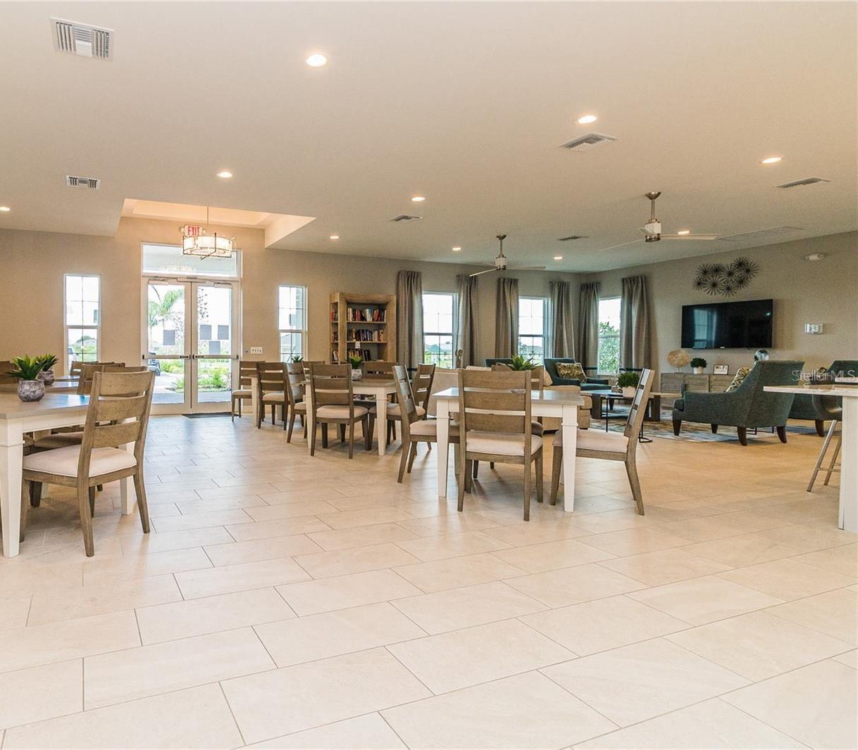 Image 35 of 40 For 25168 Lenox Circle