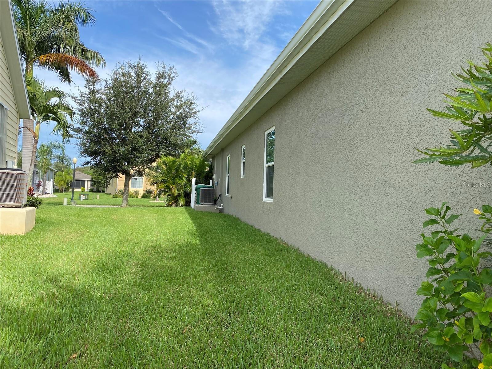 Image 8 of 39 For 8647 Lake Front Court