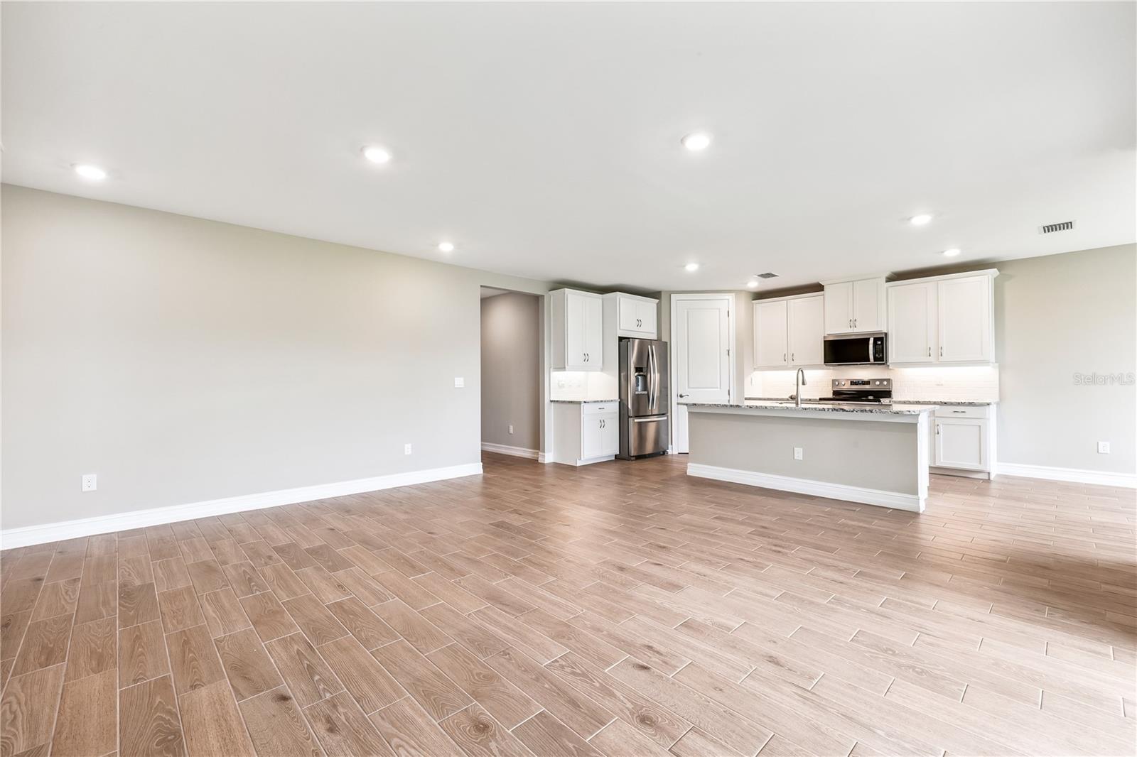 Image 15 of 28 For 25236 Rampart Boulevard