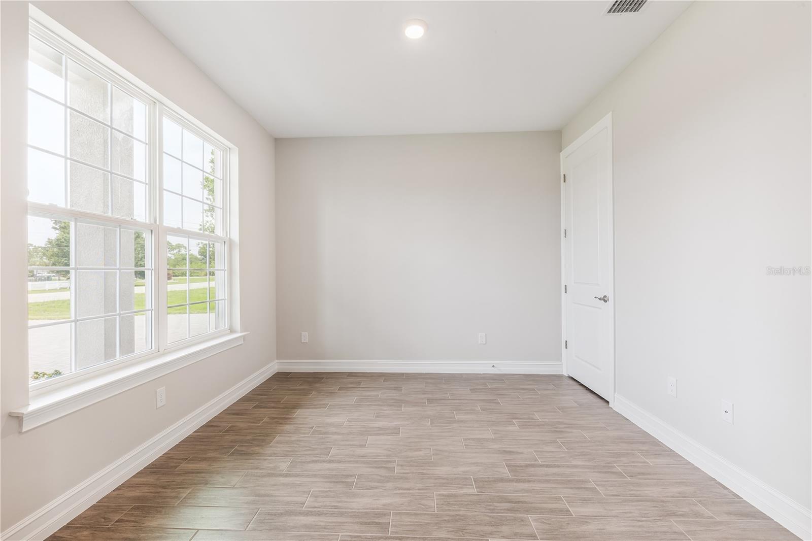 Image 23 of 30 For 25228 Rampart Boulevard