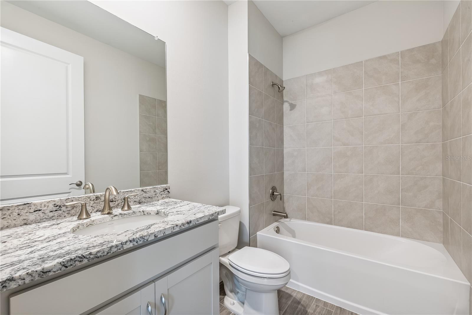 Image 26 of 30 For 25228 Rampart Boulevard