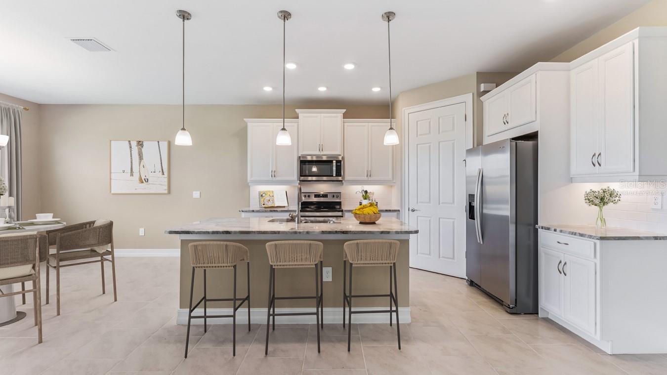 Image 5 of 30 For 25228 Rampart Boulevard