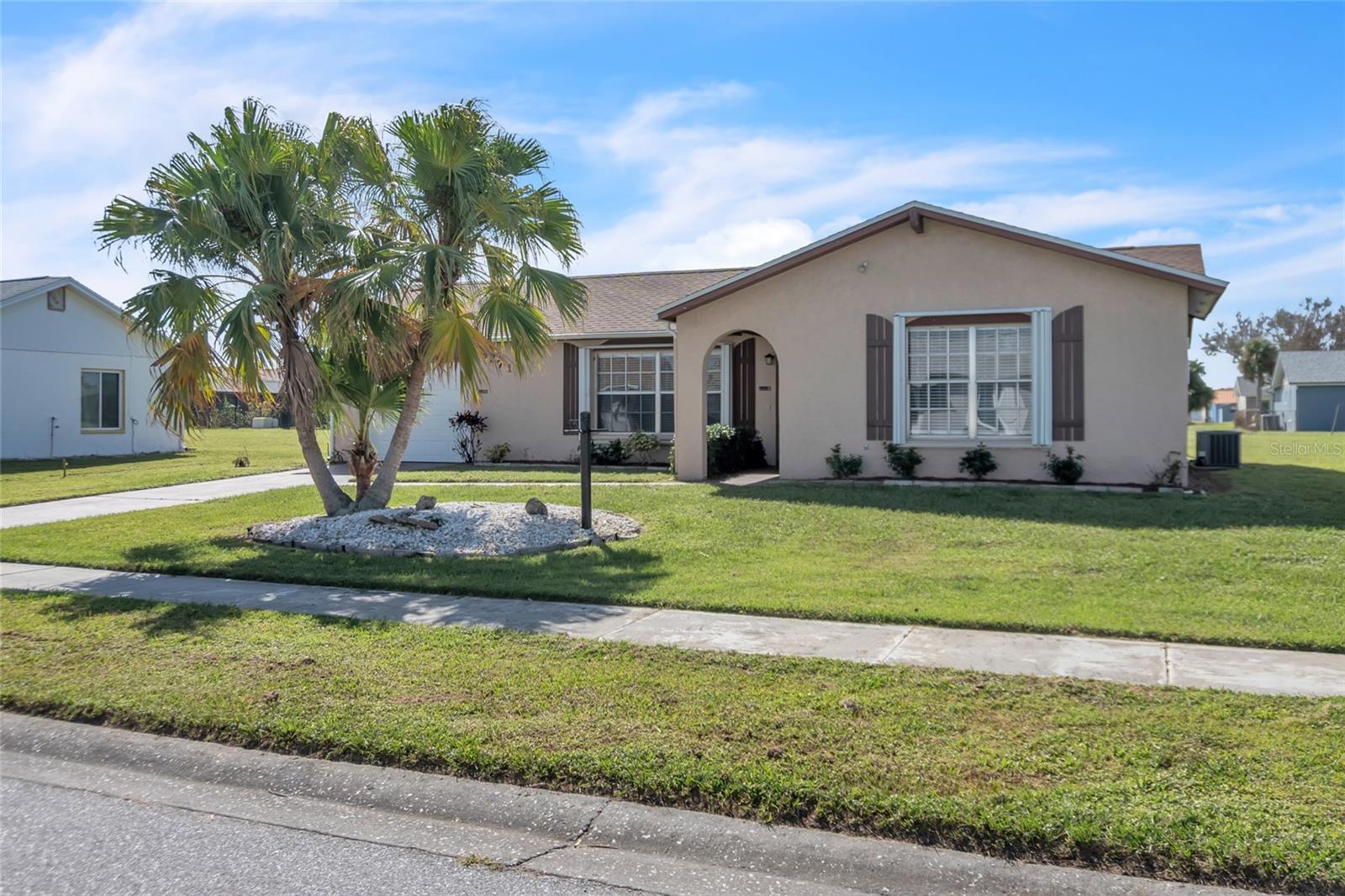 Image 8 of 50 For 6271 Coniston Street