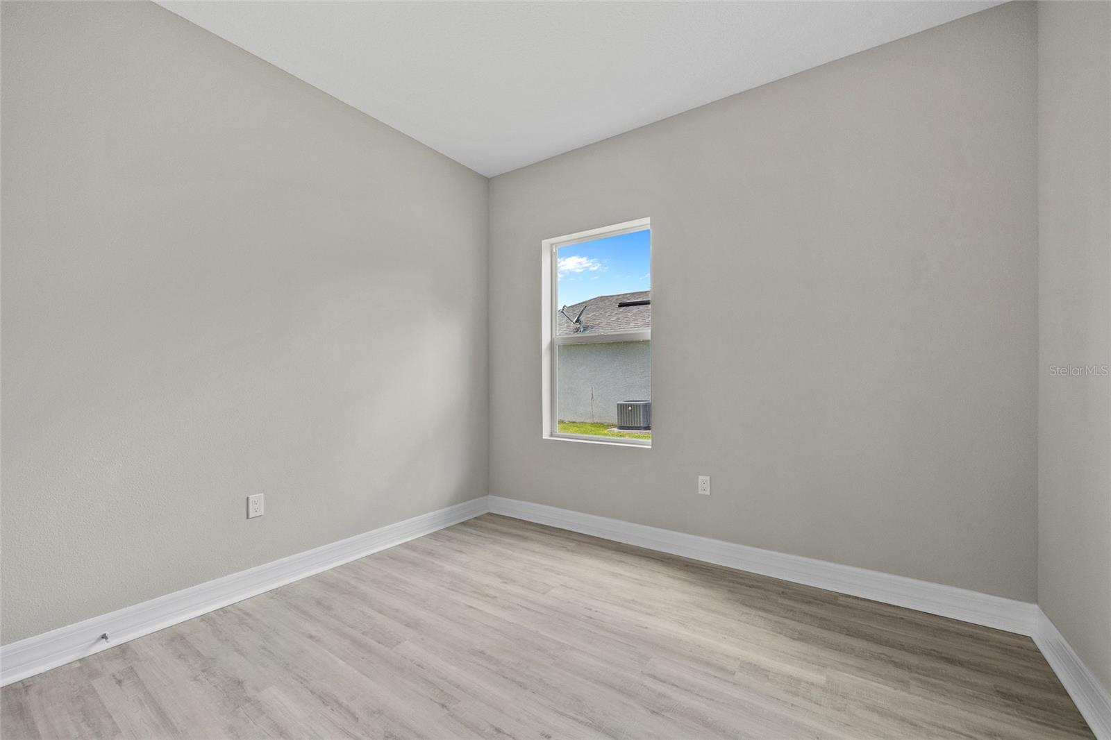 Image 26 of 45 For 2404 Hanford Lane