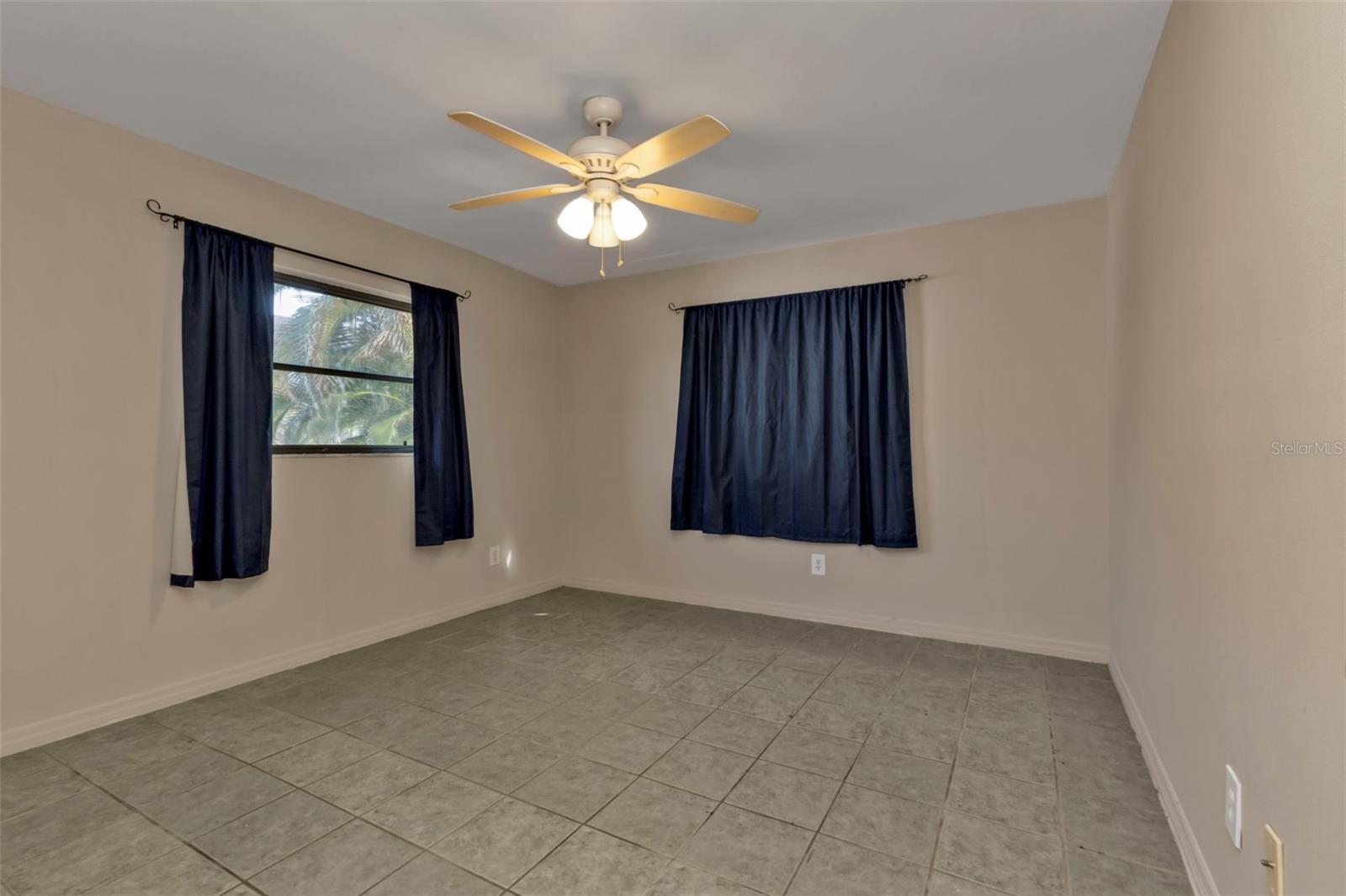 Image 31 of 68 For 25853 Aysen Drive