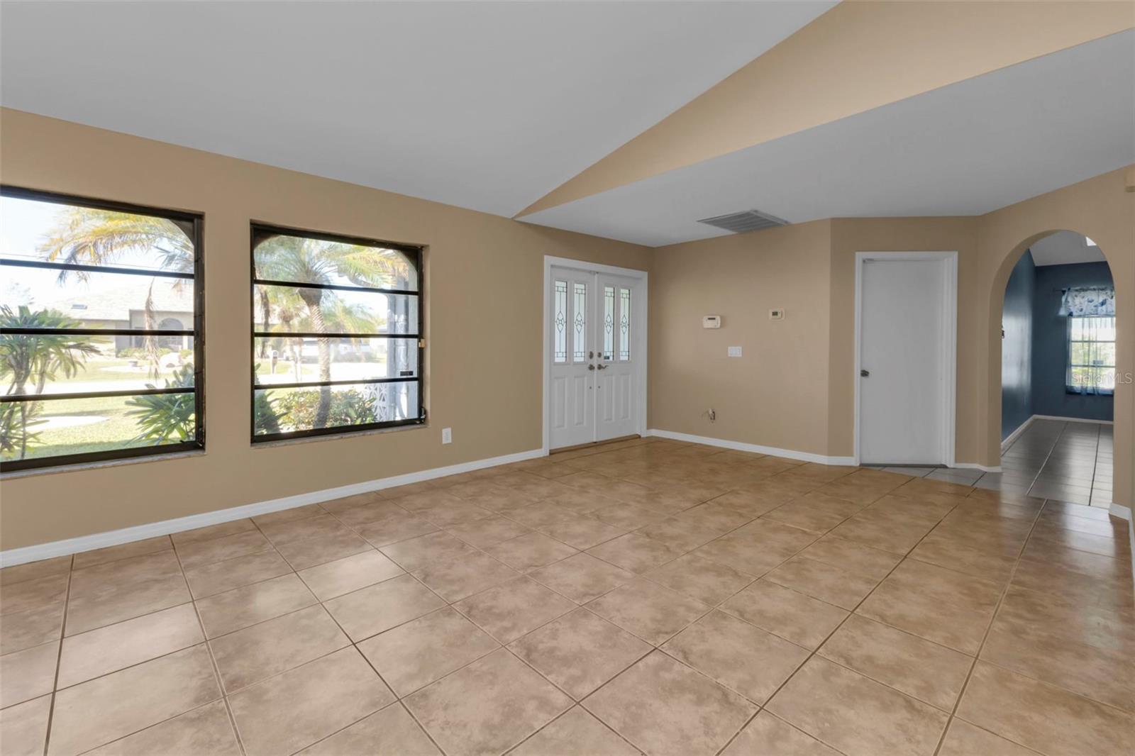 Image 7 of 68 For 25853 Aysen Drive