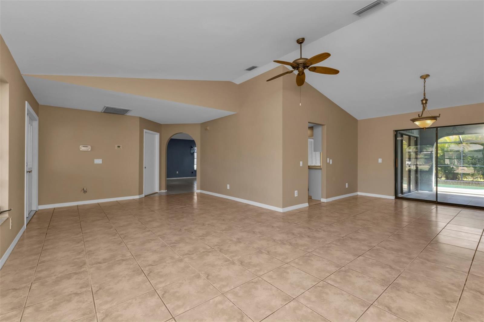 Image 9 of 68 For 25853 Aysen Drive