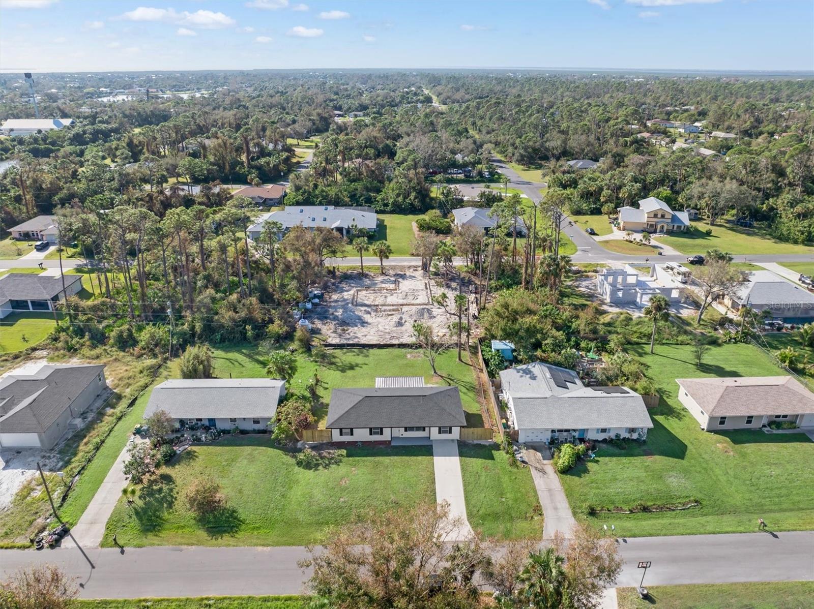 Listing photo id 36 for 18289 Eblis Avenue