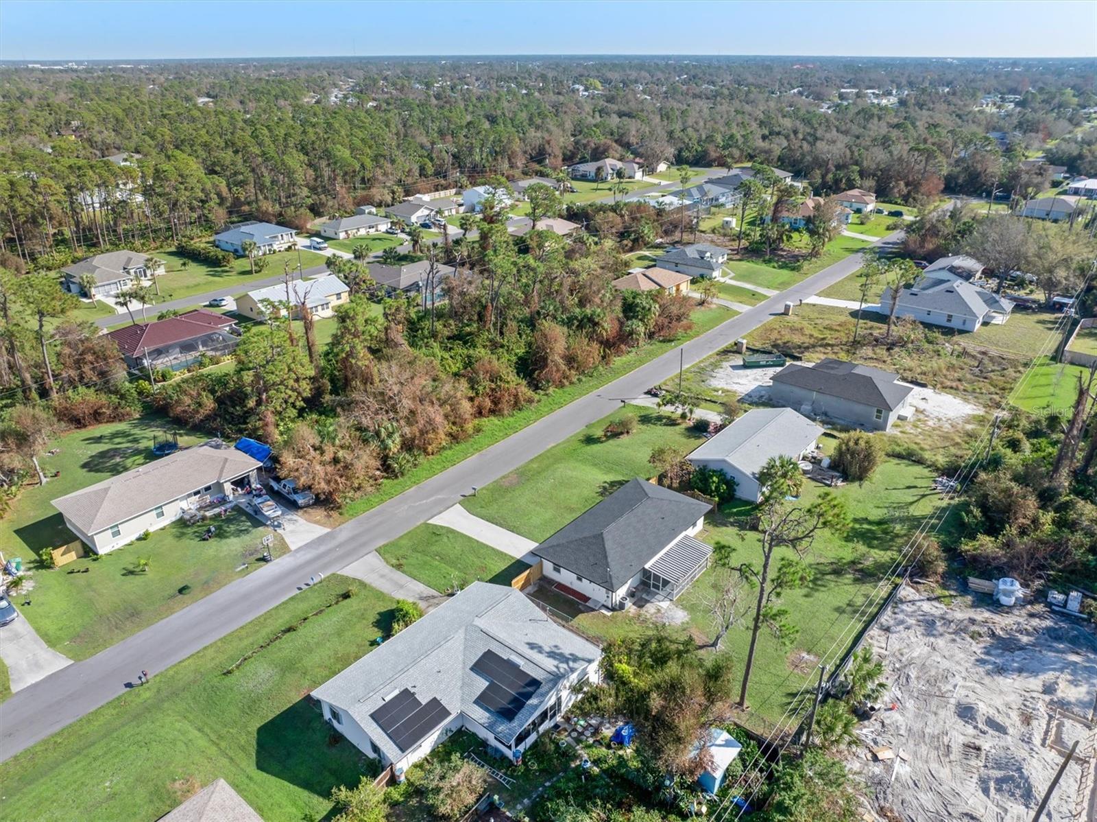 Listing photo id 37 for 18289 Eblis Avenue