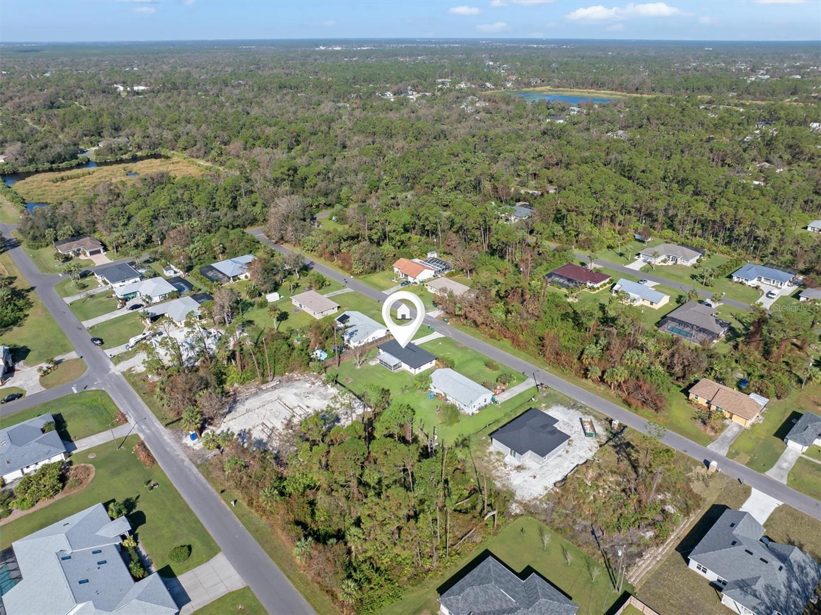 Listing photo id 42 for 18289 Eblis Avenue