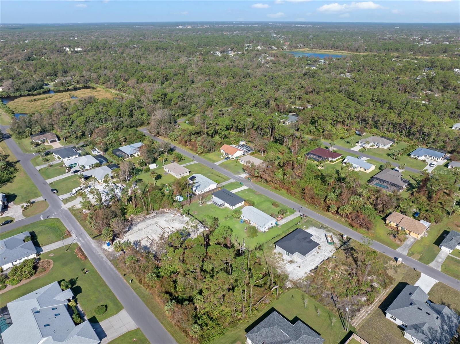 Listing photo id 43 for 18289 Eblis Avenue