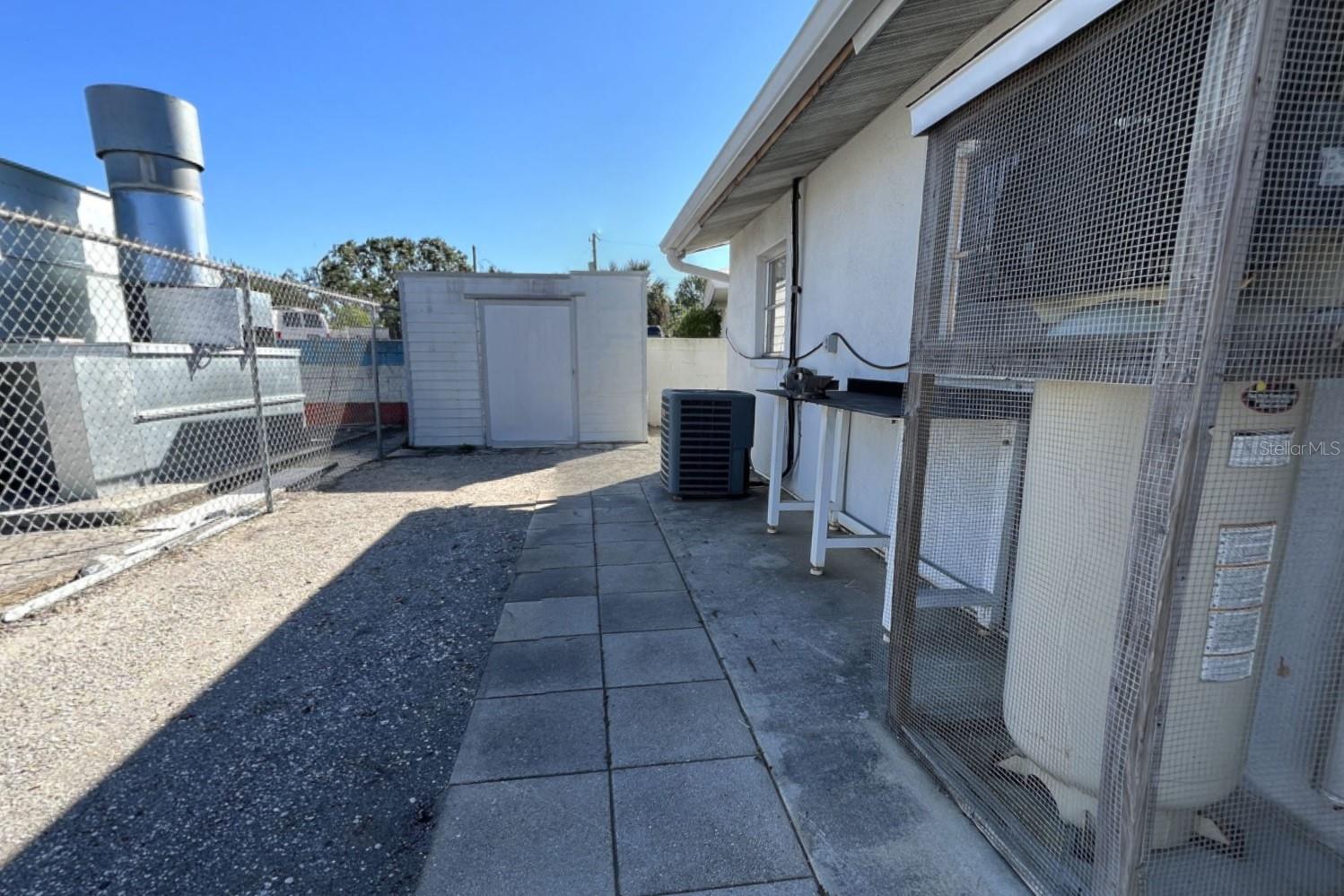 Image 17 of 29 For 23263 Harborview Rd