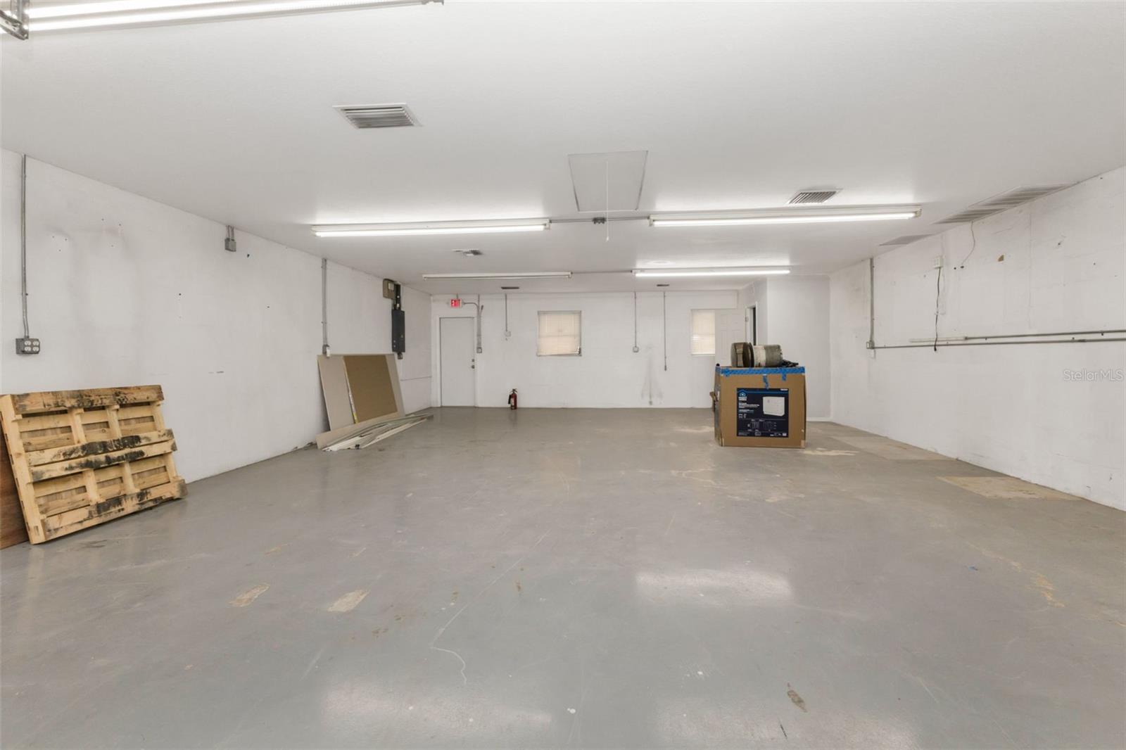 Image 20 of 29 For 23263 Harborview Rd