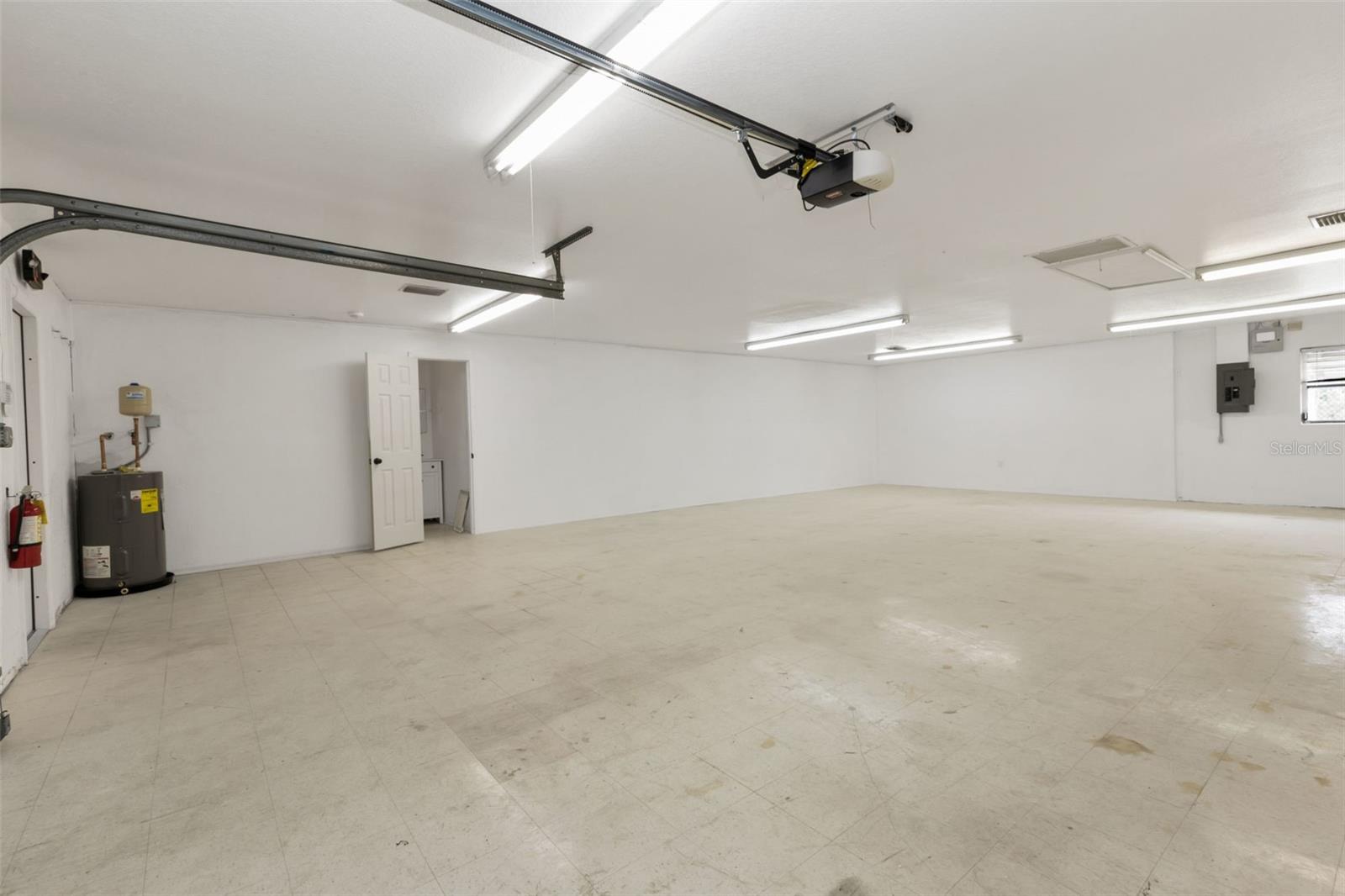 Image 22 of 29 For 23263 Harborview Rd