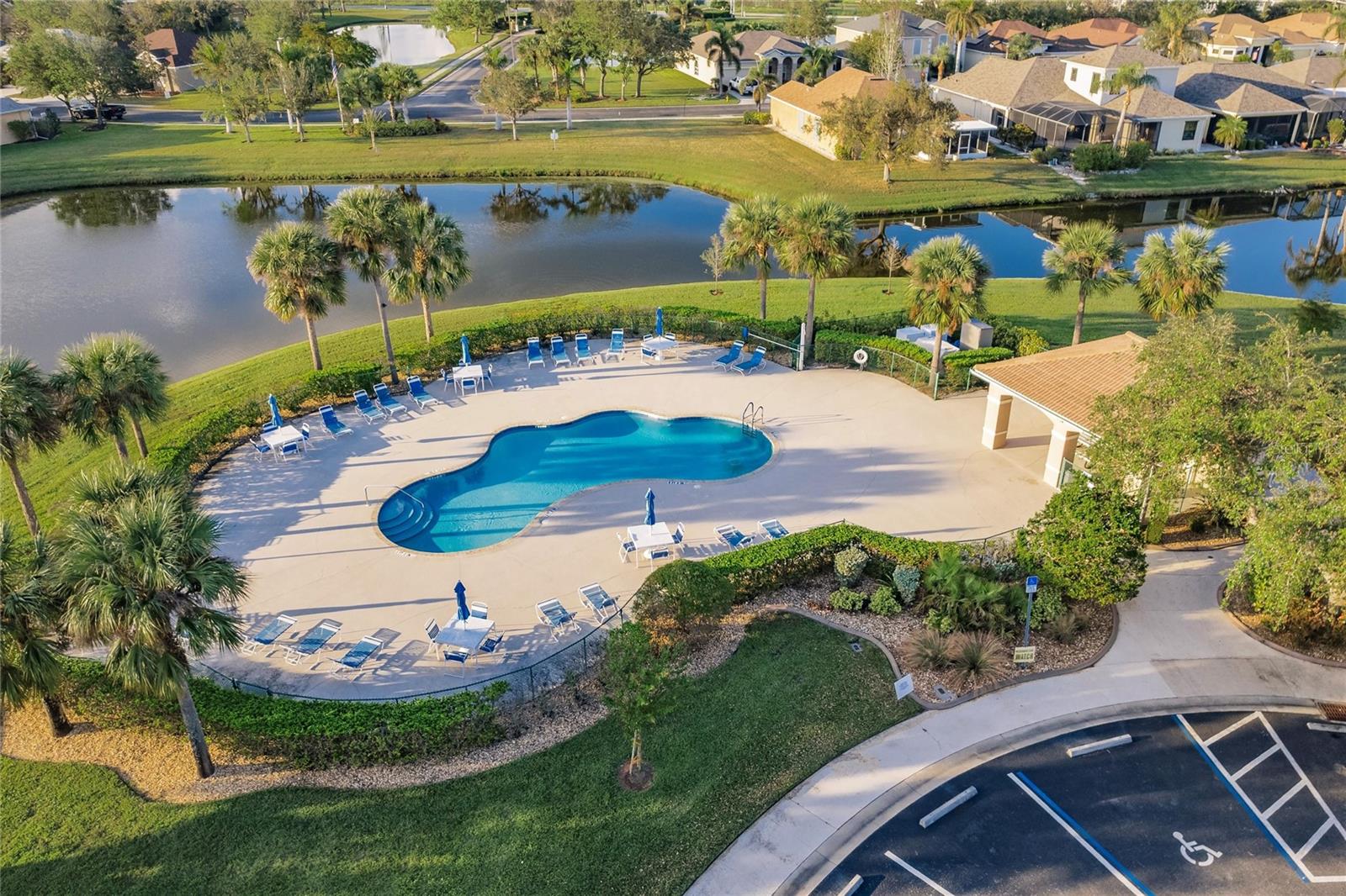 Image 47 of 49 For 2860 Suncoast Lakes Boulevard